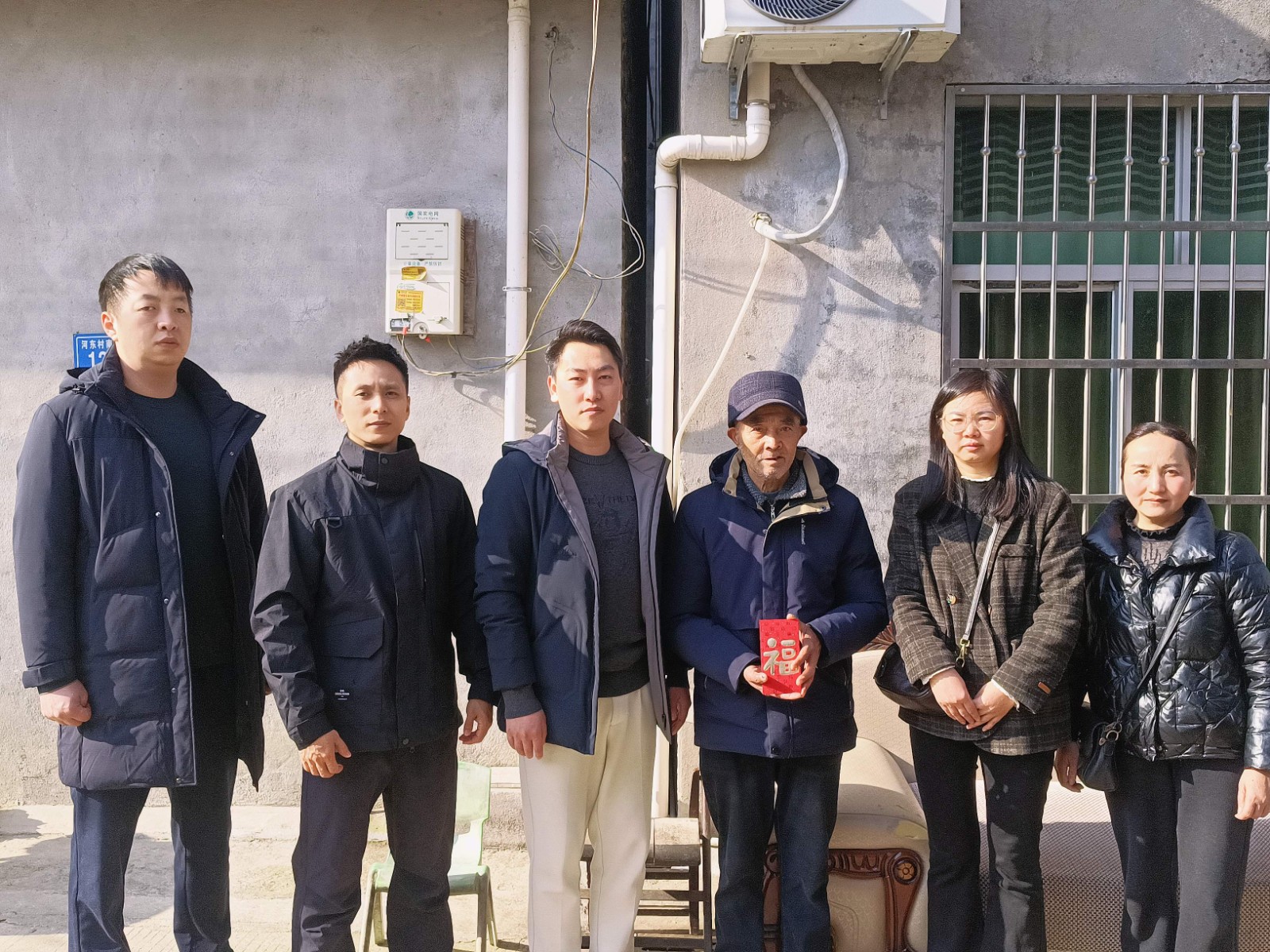 情暖寒冬,心系民生——易顺建工集团开展困难党员及群众慰问活动